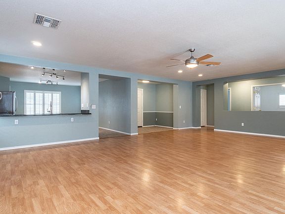 4th image of 3130 W Cavedale Dr