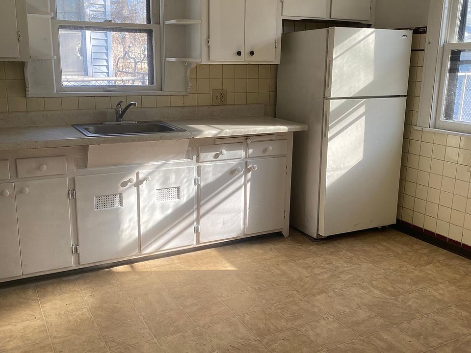 2nd image of 3374 Euclid Heights Blvd #2