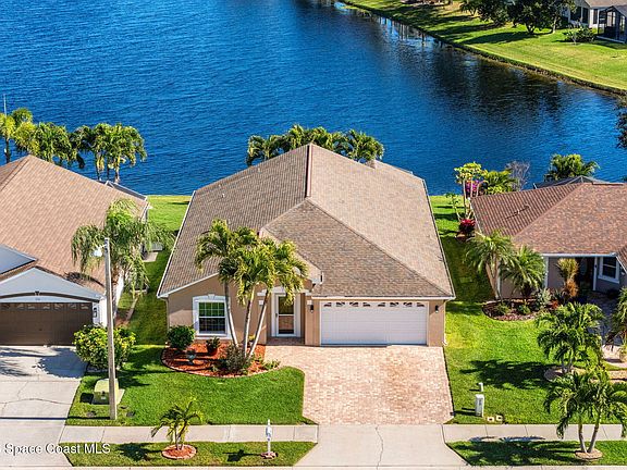 3rd image of 580 Wickham Lakes Dr