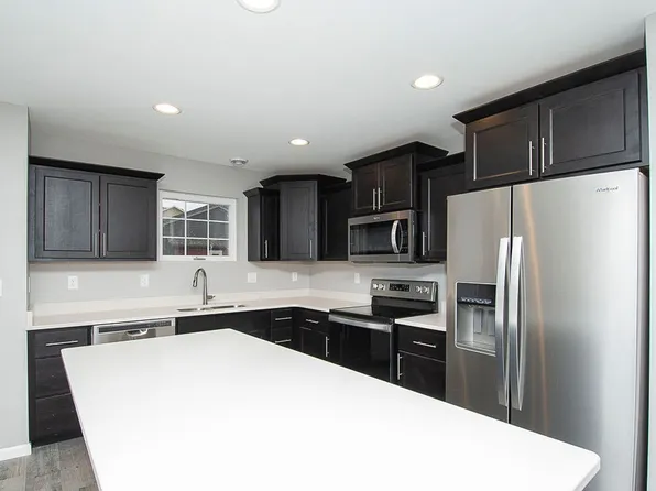 3912 Scorpio Dr SE, Mandan, ND 58554