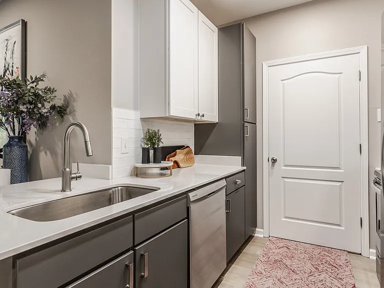 1411 Fairfax Manor Dr — Photo 28