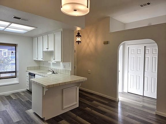 5th image of 8132 Clarion Cir