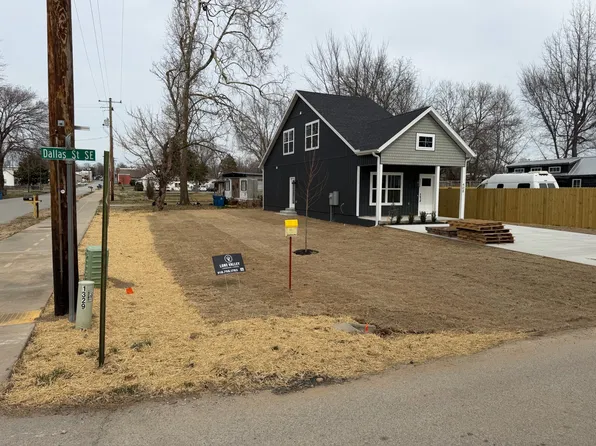 408 2nd Ave SW, Gravette, AR 72736