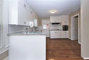 2527 Oakcliff St — Photo 4