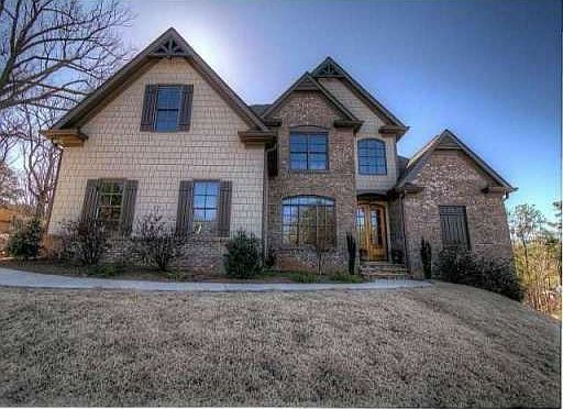 1st image of 3543 Claridge Dr NE