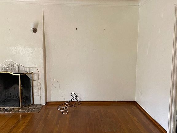 5th image of 241 W Knoles Way #241
