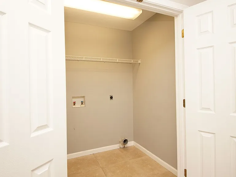 125 Farrah Ave — Photo 17