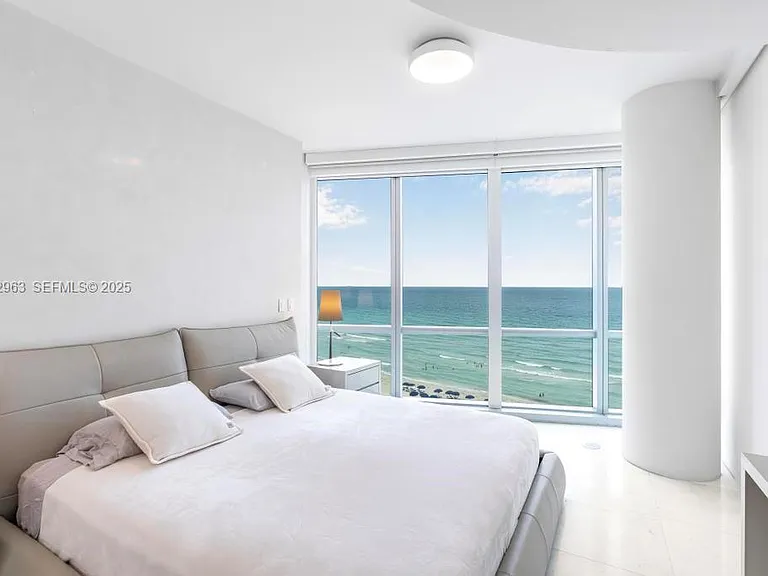 17121 Collins Ave #903 — Photo 5
