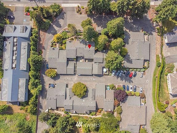 2nd image of 2440 140th Ave NE APT 4