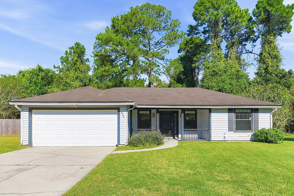 3 bed, 2.0 bath, 1337 sqft, $1,840 — Photo 1