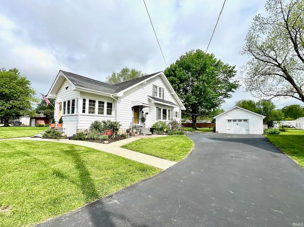 825 Hancock Ave, Mitchell, IN 47446