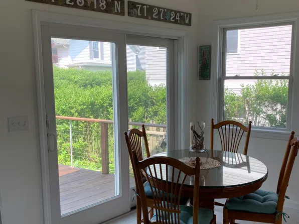 7 Cedar St, Narragansett, RI 02882