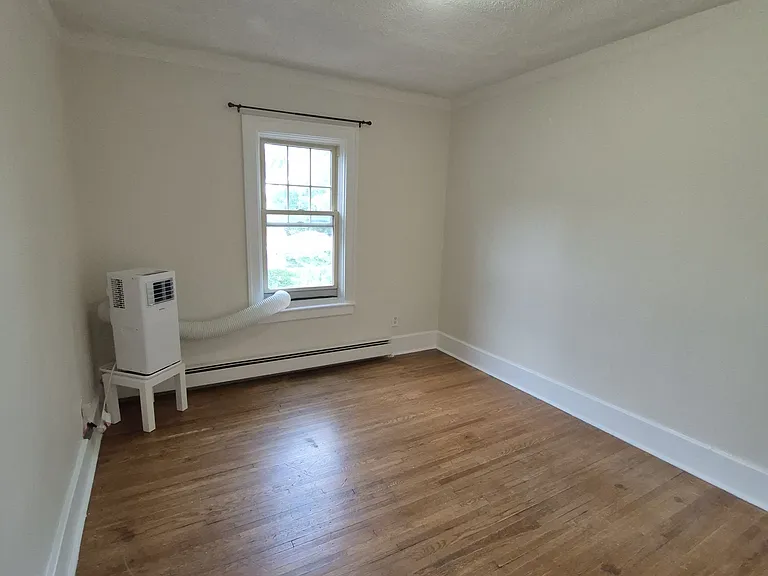 1614 Ontario St #4 — Photo 8