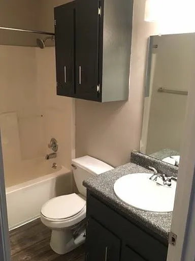 100 Mandarin Dr — Photo 5