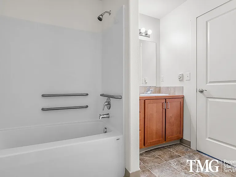 1017 SE 12th Ave — Photo 107
