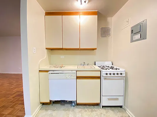 Rented by Contact Realty | media 26