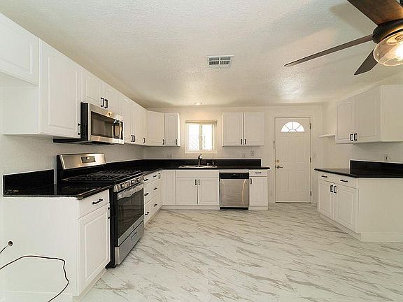 3rd image of 2840 Leonora Dr