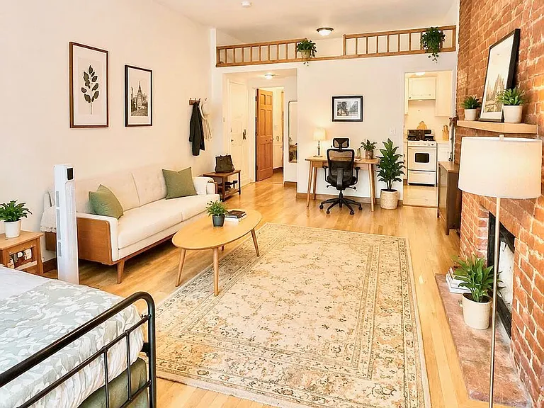313 W 105th St #3B — Photo 4