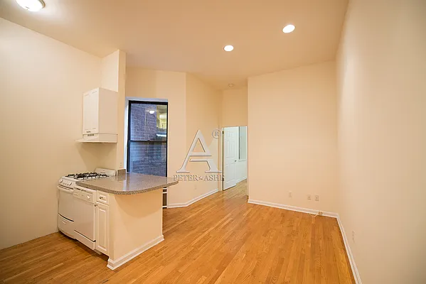 Rented by Peter Ashe | media 1