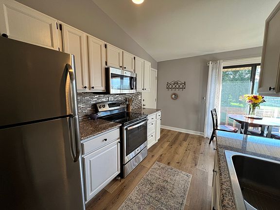 2nd image of 115 Olesen Dr APT 3I