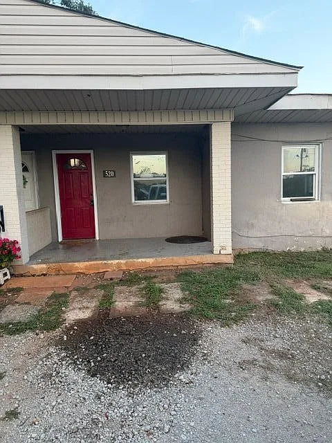 2 bed, 1.0 bath, 778 sqft, $1,025 — Photo 1