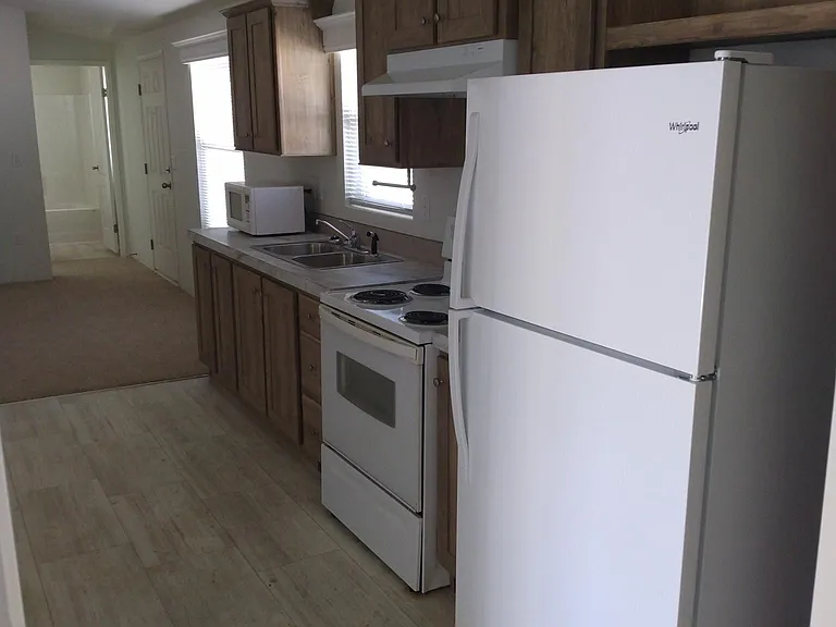 562 W 13th St — Photo 7