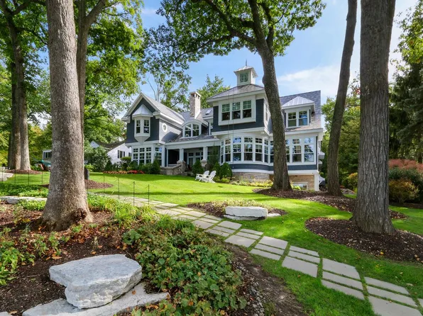 906 South Lakeshore DRIVE, Fontana, WI 53125