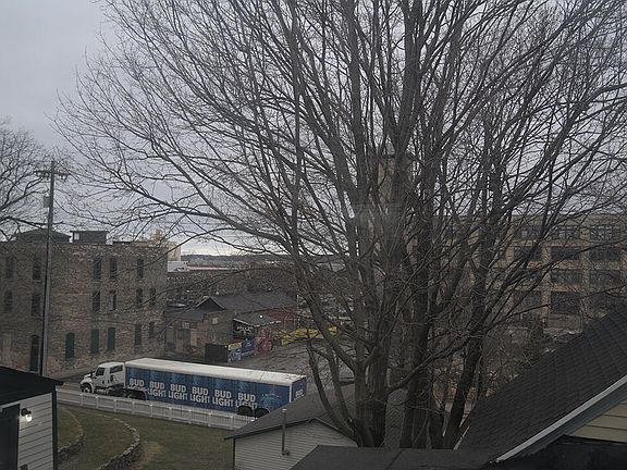 3rd image of 500 W Clay Ave