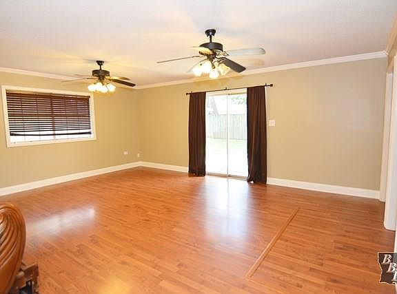 5th image of 404 Walker Dr