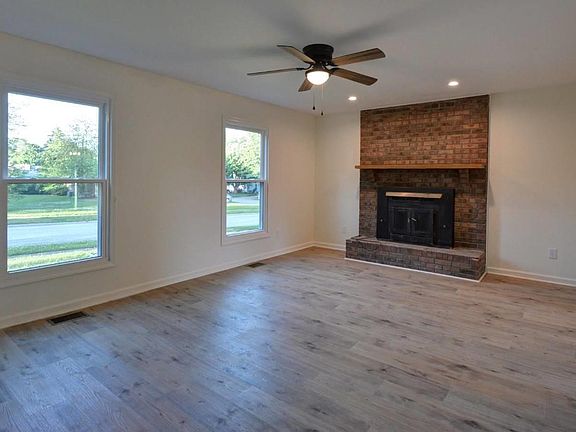 4th image of 232 Colchester Dr