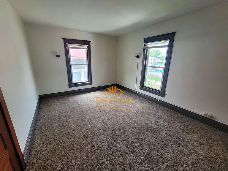 104 S 7th St — Photo 13