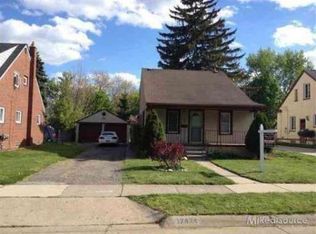 17424 Wildwood St, Roseville, MI 48066