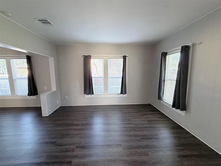1401 Edison St — Photo 10