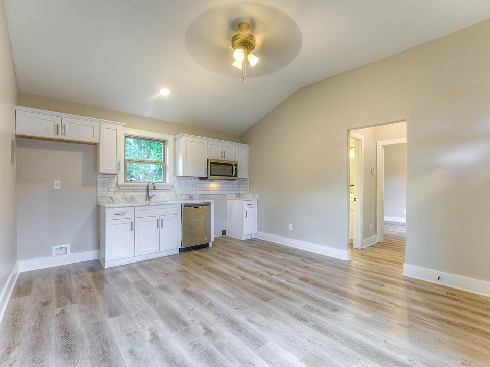 1st image of 1817 Jackson Ave
