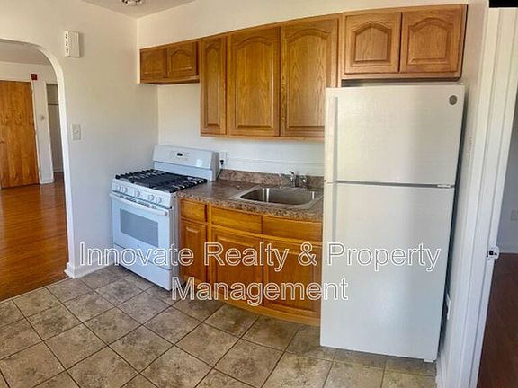 3rd image of 400 Unruh Ave APT D