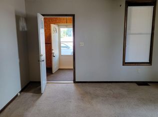 706 S 4th St #B, Council Bluffs, IA 51503