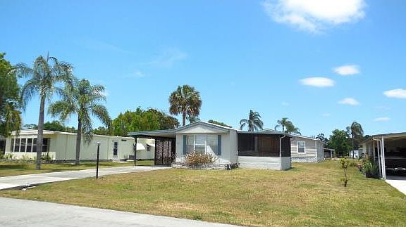 2nd image of 221 Grassy Key Ln #221