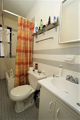 Rented by Universal Realty Group | media 14