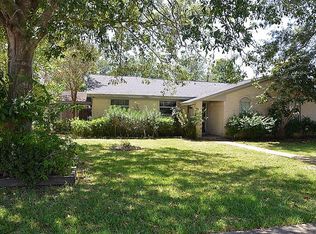 403 Linda Ln, Webster, TX 77598