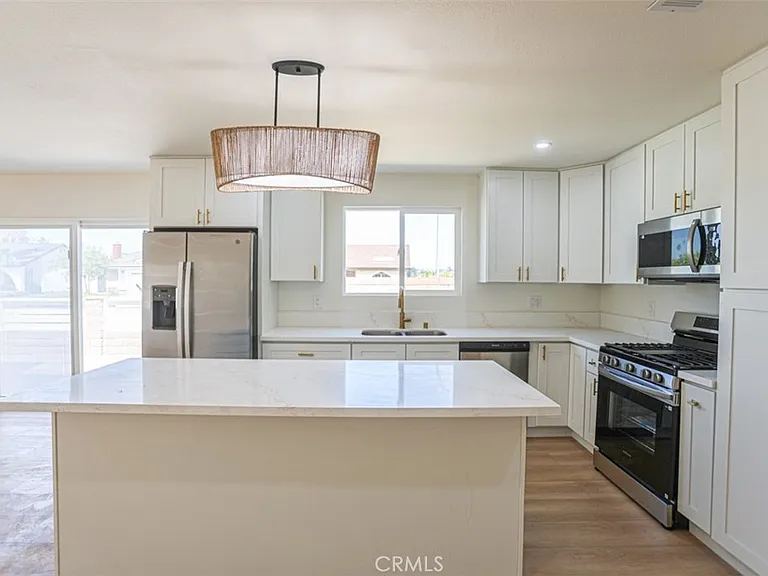 2452 E Brenda St — Photo 12