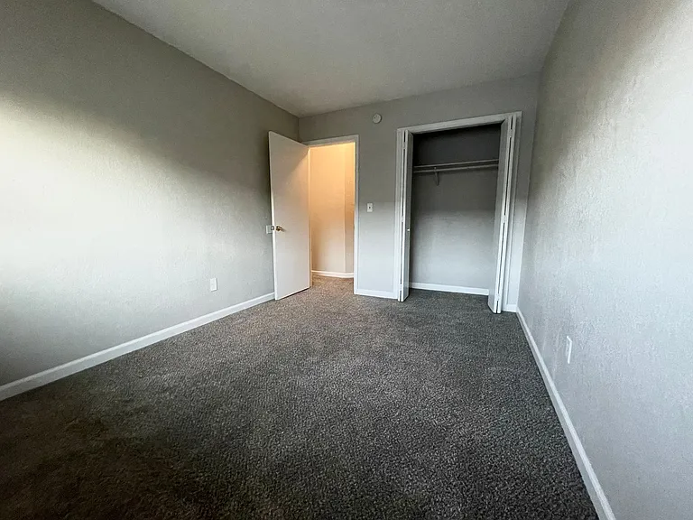 221 N Race St #A — Photo 12