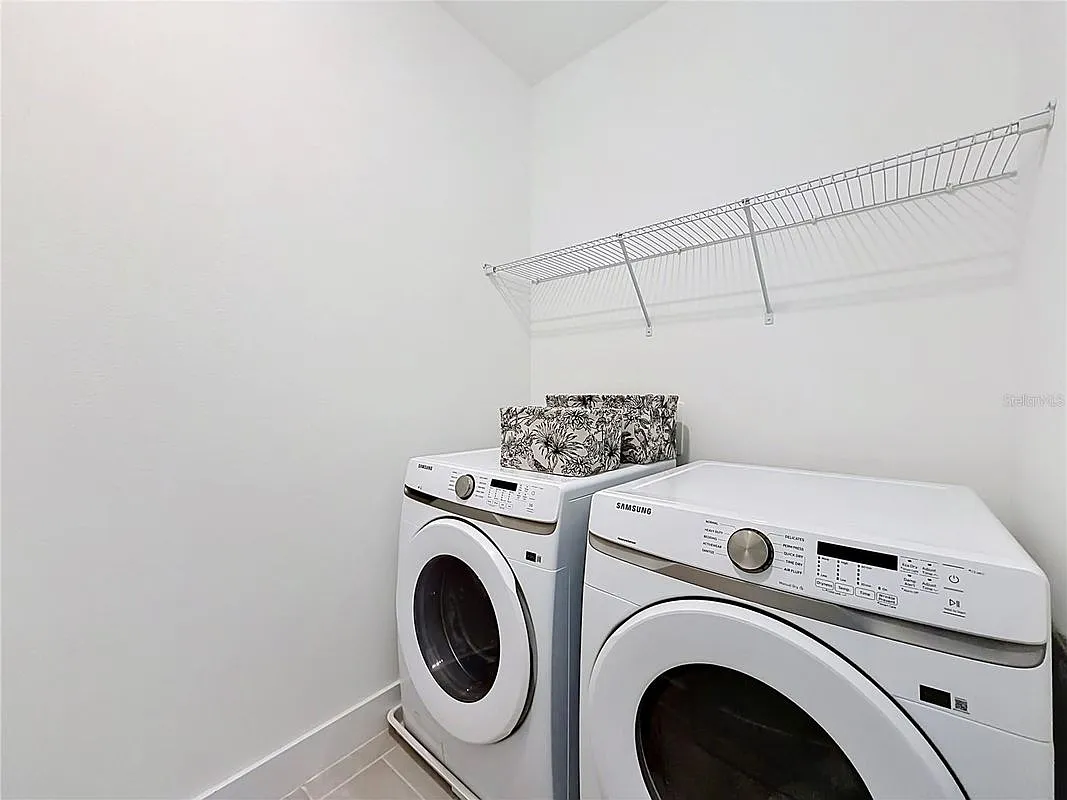 4 bed, 3.0 bath, 2049 sqft, $3,600 — Photo 3