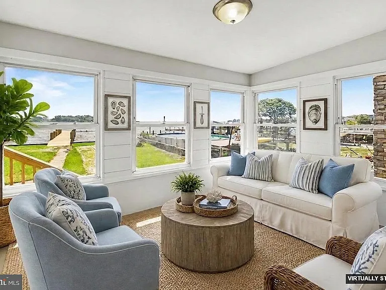 9135 Cuckold Point Rd — Photo 14