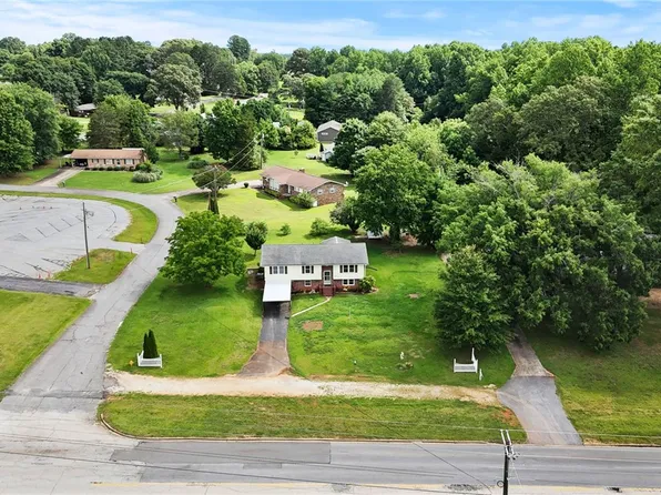 103 Bruce Blvd, Seneca, SC 29672