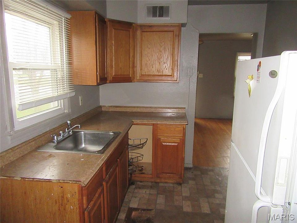 2nd image of 9160 Loganberry Ln