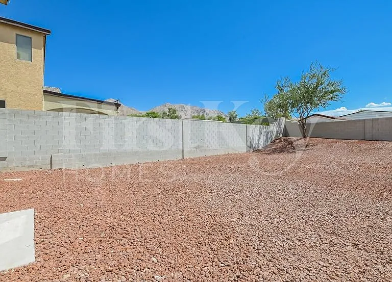 6417 Strongbow Dr — Photo 14
