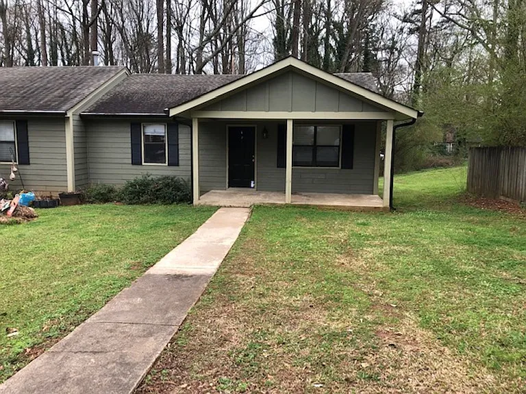 76 Cedar Dr #B — Photo 1