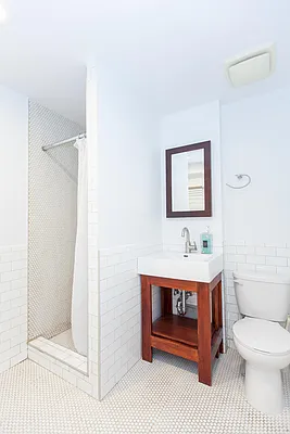 Rented by Voro NYC | media 33