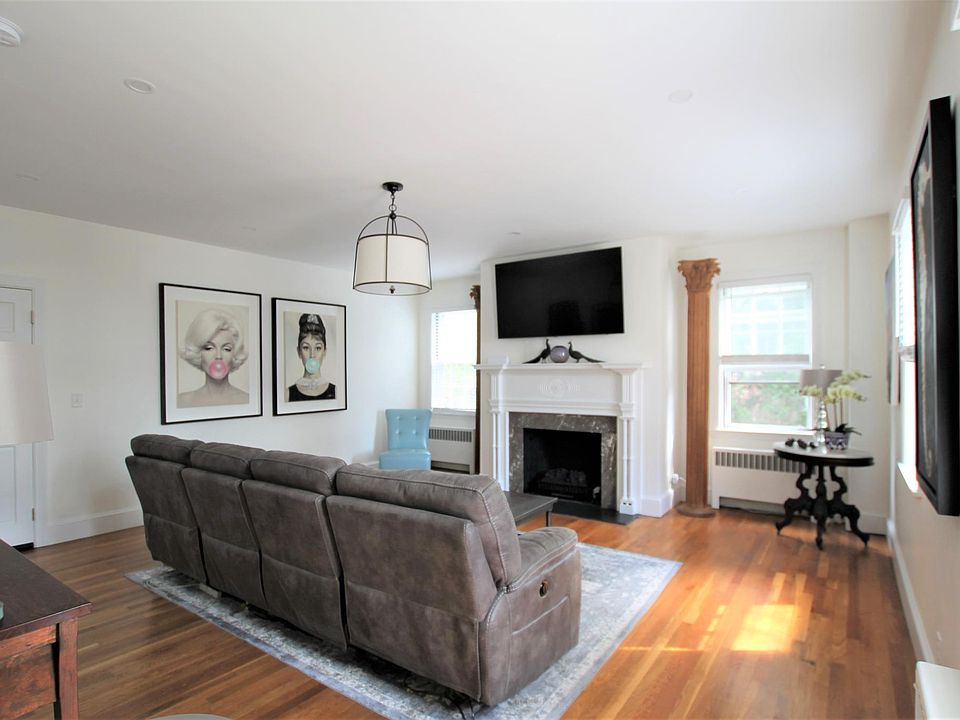 1st image of 67 Park Pl