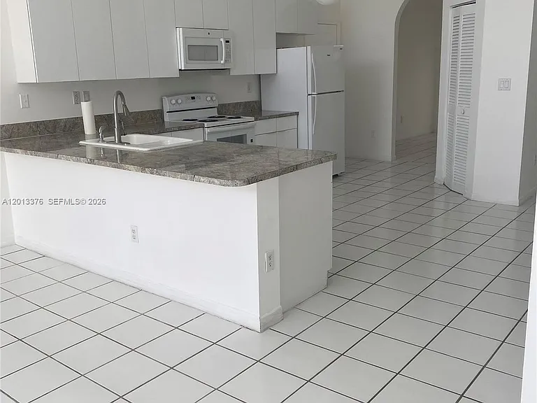 10867 SW 152nd Pl — Photo 5